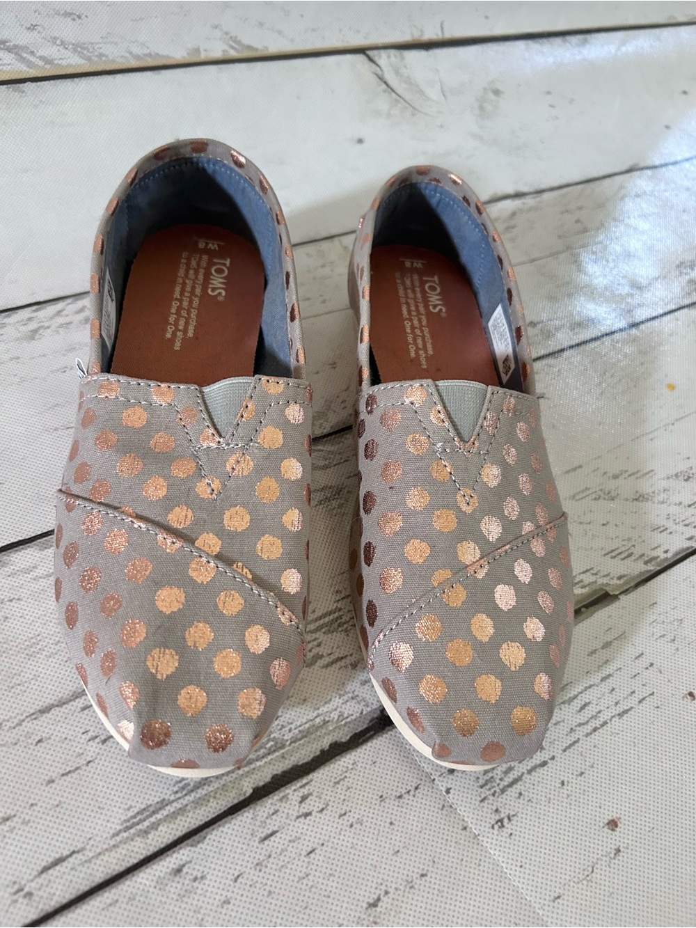 TOMS Women's Taupe / GreySlip-Ons with Rose Gold Polka Dots Sz 8W